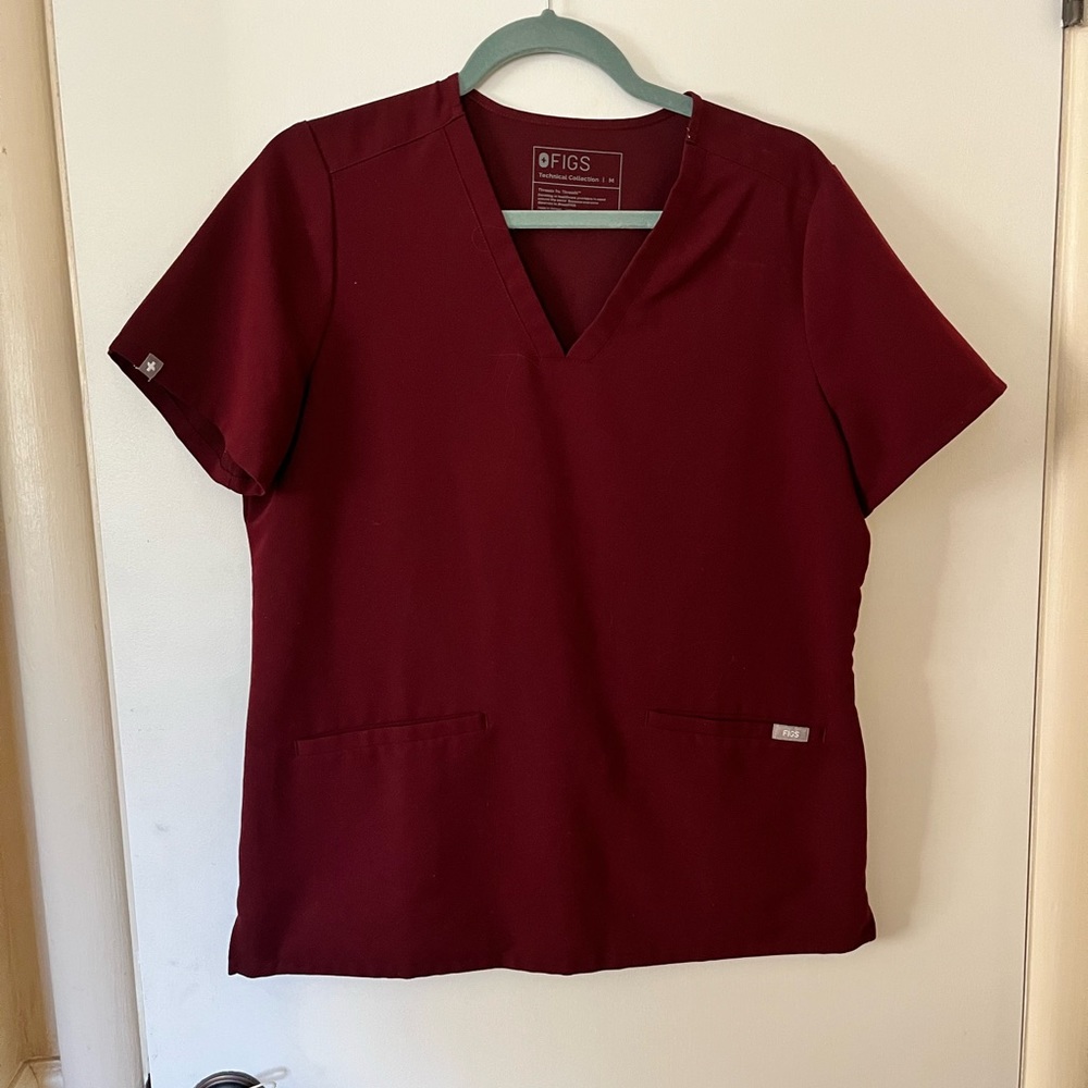 Figs scrub top